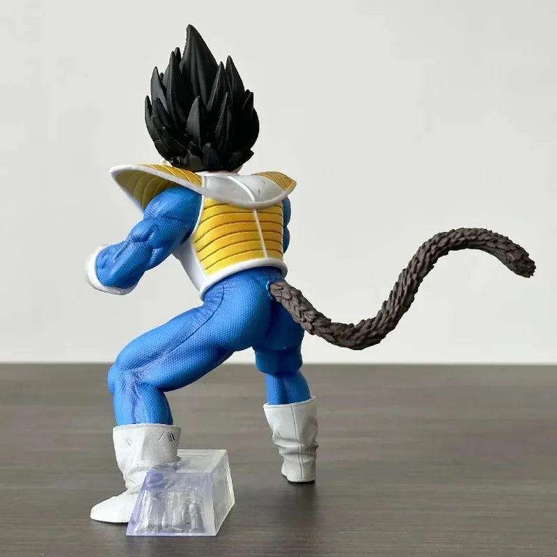 Vegeta Figure with Artificial Moon – 17cm Dragon Ball Z PVC Action Statue - Image 3